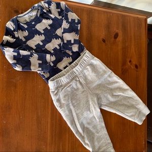 Carter’s 2 piece outfit size 9 months